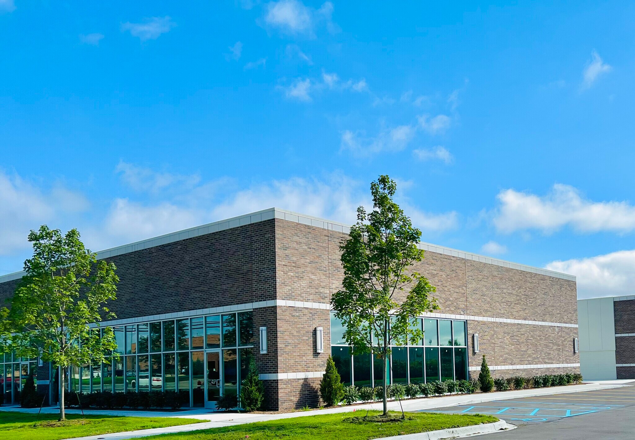 51360-51372 Schoenherr Rd, Shelby Township, MI à louer Photo de l’immeuble– Image 1 sur 2