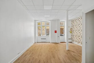 19 Rue De Marignan, Paris à louer Photo intérieure– Image 2 sur 6