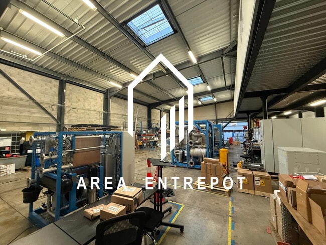 Plus de détails pour Local d'activités à louer