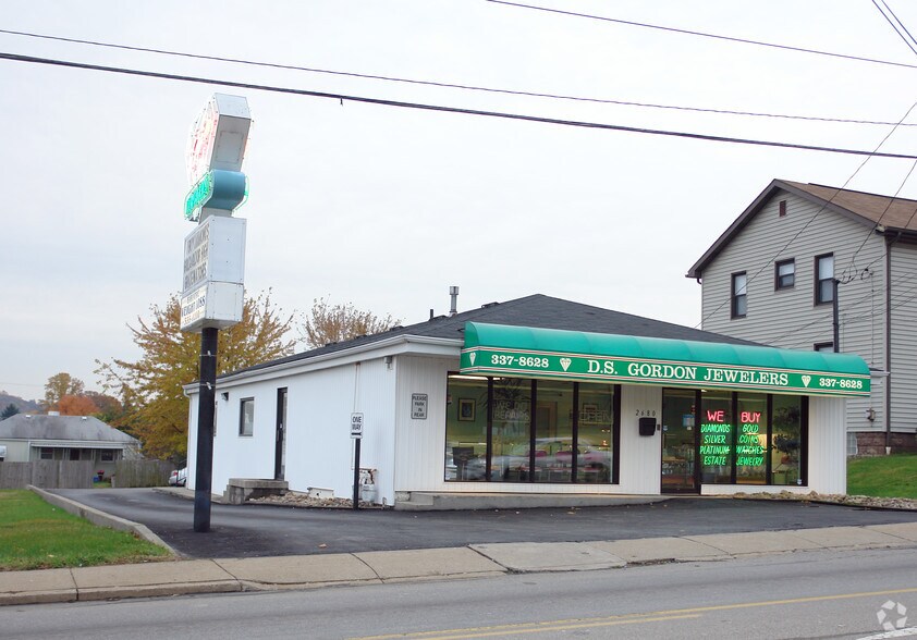 2680 Leechburg Rd, New Kensington, PA à louer - Photo de l’immeuble – Image 2 sur 4