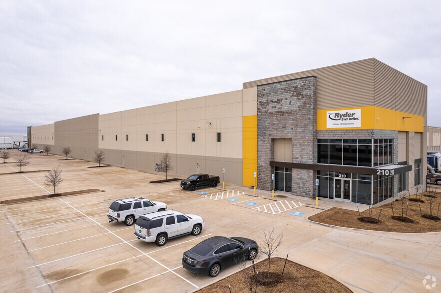 210 Sunridge Blvd, Wilmer, TX à louer - Photo principale – Image 1 sur 4