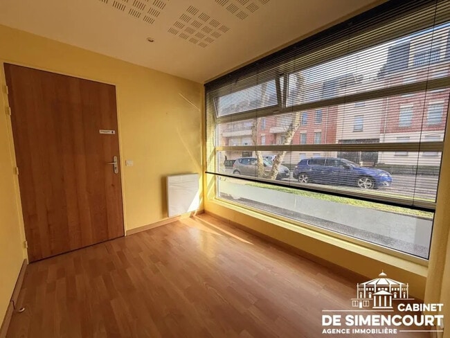 Plus de détails pour Local d’activités à vendre