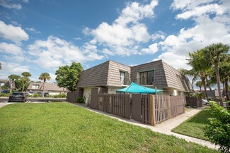 Plus de détails pour 1845 N Congress Ave, West Palm Beach, FL - Logement à vendre