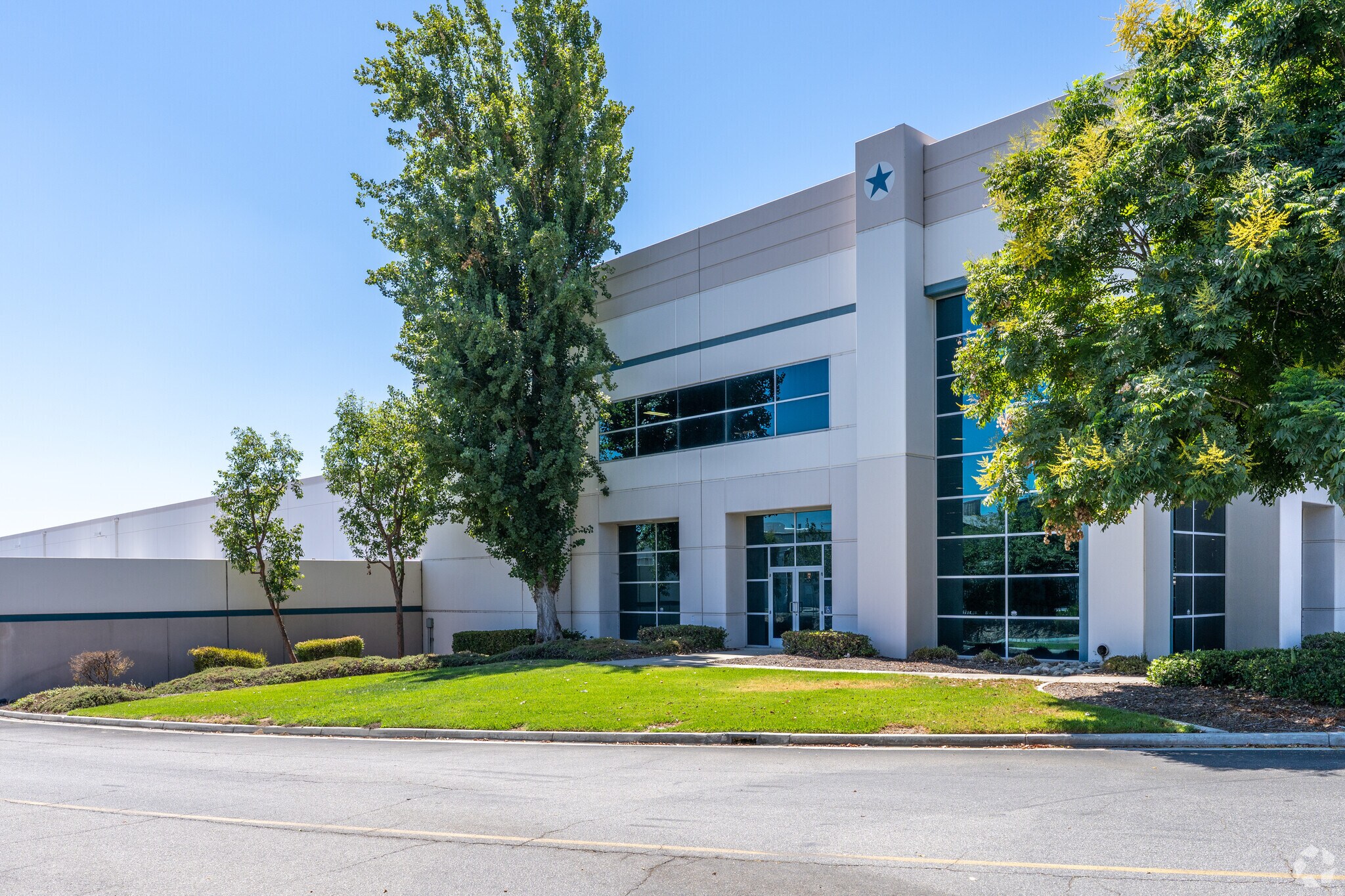 927 E 9th St, San Bernardino, CA à louer Photo principale– Image 1 sur 5