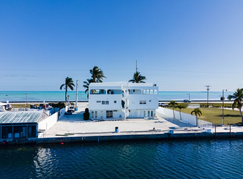 74560 Overseas Hwy, Islamorada, FL à vendre - Photo de l’immeuble – Image 2 sur 38