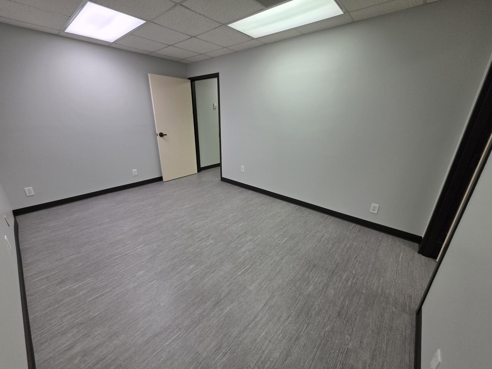 4102 Woodlawn Ave, Pasadena, TX à louer Photo intérieure– Image 1 sur 11