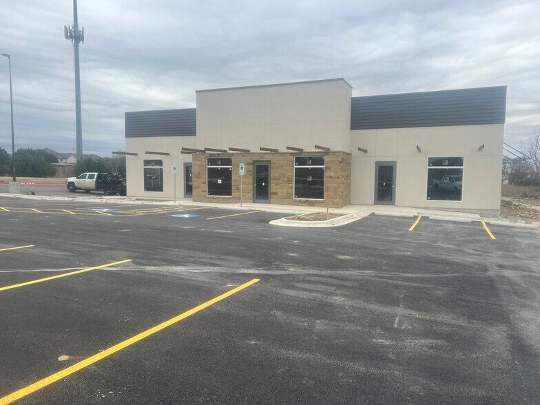 1216 FM 2410 rd, Harker Heights, TX à louer - Photo principale – Image 1 sur 2