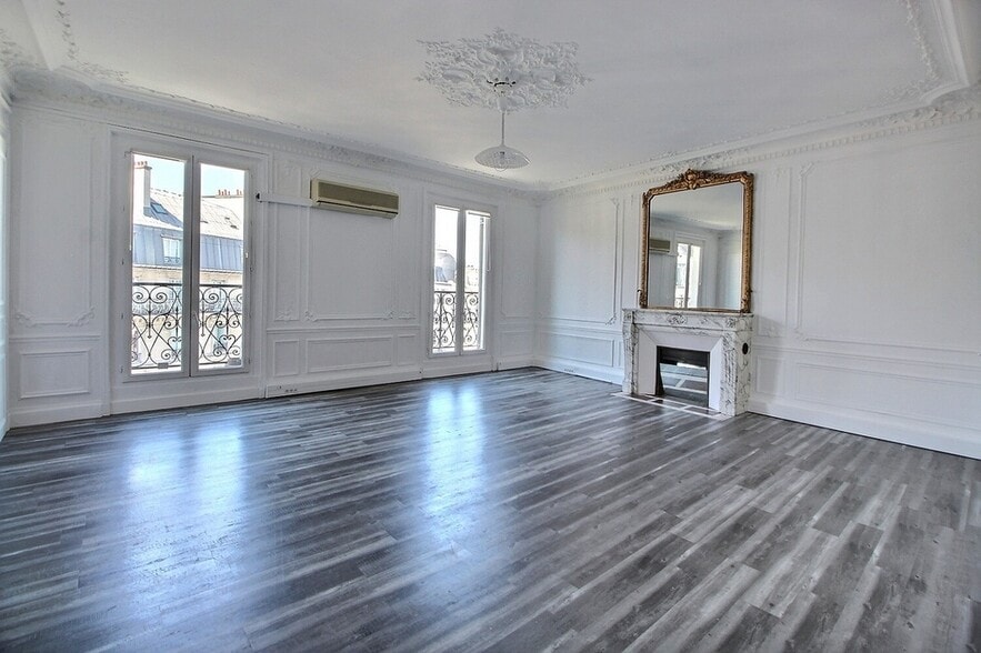 66 Rue La Fayette, Paris à louer - Photo de l’immeuble – Image 3 sur 19
