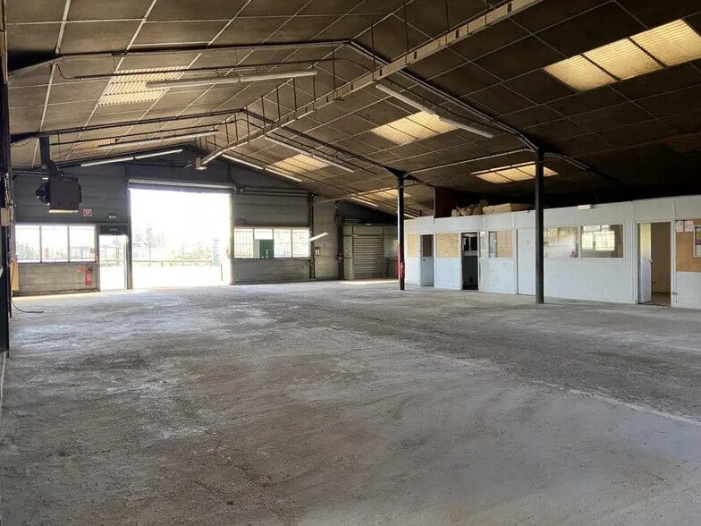 Industriel/Logistique dans Vernouillet à vendre - Photo de l’immeuble – Image 3 sur 22