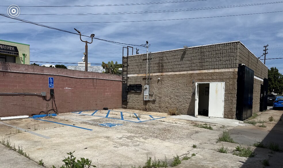 5660 W Venice Blvd, Los Angeles, CA à louer - Photo de l’immeuble – Image 2 sur 6