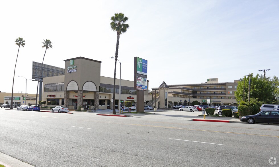 3500 E Colorado Blvd, PASADENA, CA à vendre - Photo principale – Image 1 sur 4