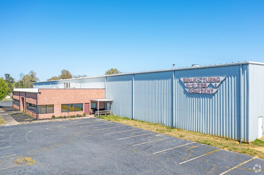 2812 Chamber Dr, Monroe, NC à vendre - Photo principale – Image 1 sur 5