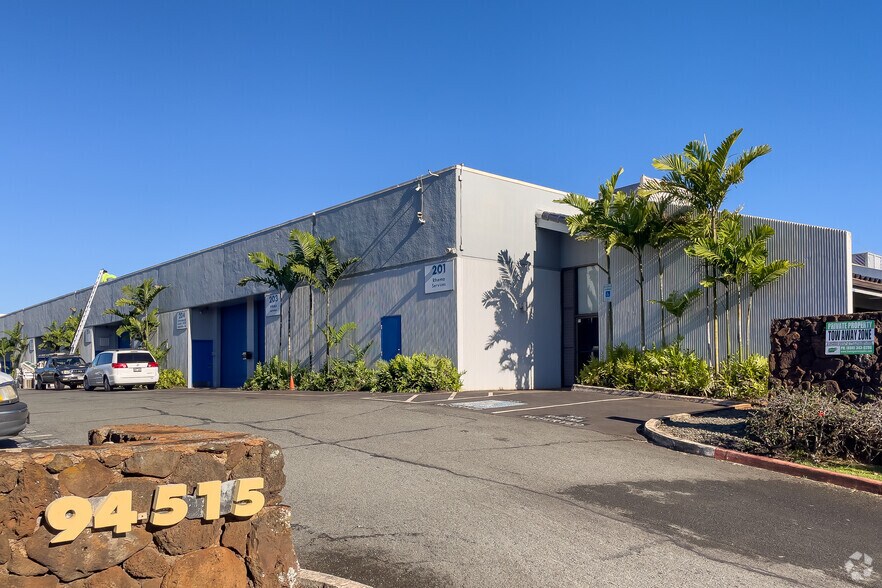 94-515 Ukee St, Waipahu, HI à vendre - Photo de l’immeuble – Image 3 sur 5