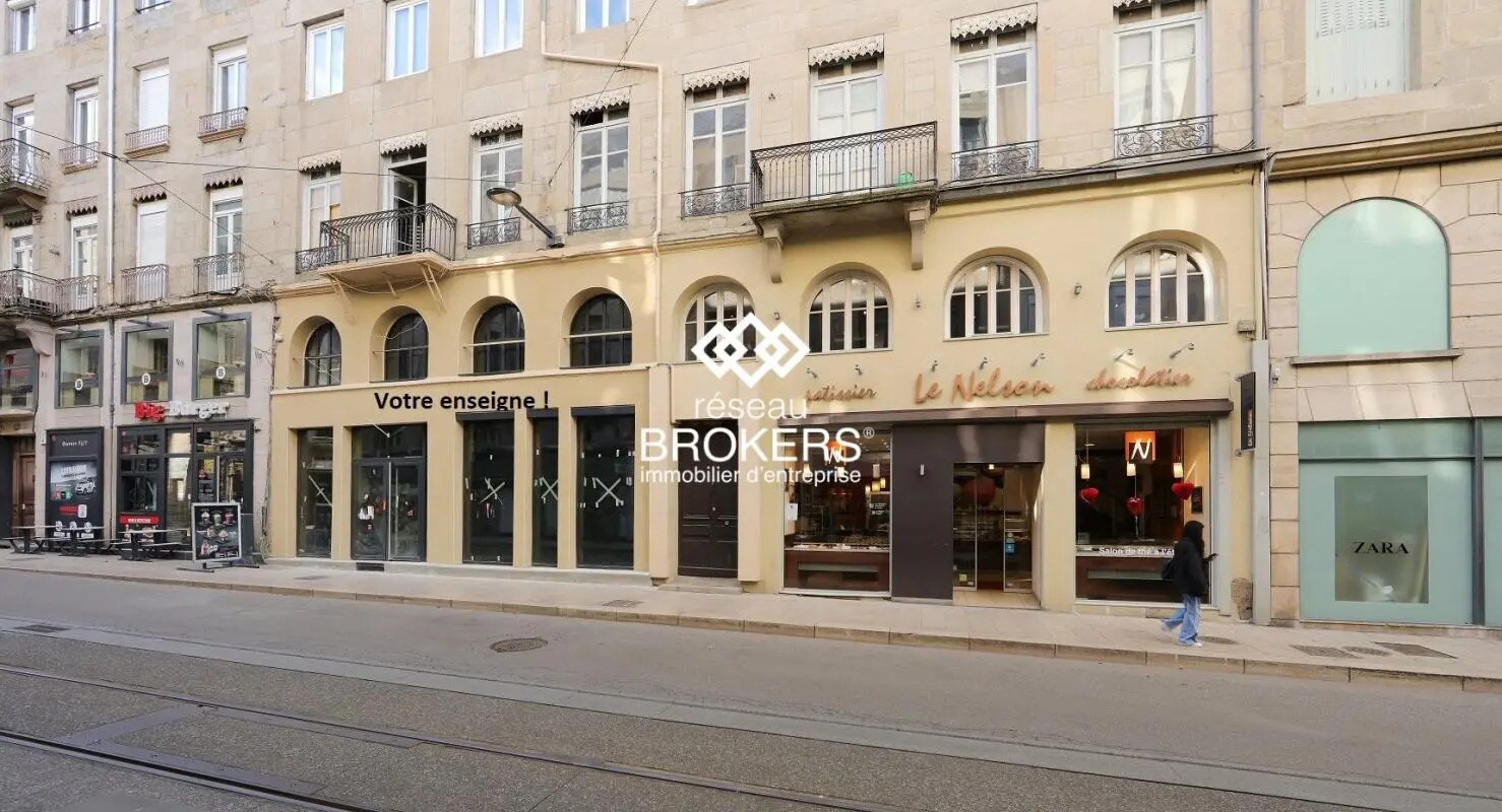 Local commercial dans Saint-Étienne à louer Photo de l’immeuble– Image 1 sur 8