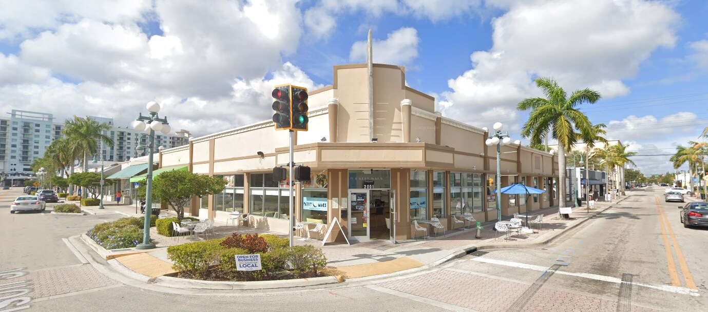 2001-2017 Harrison St, Hollywood, FL à louer Photo de l’immeuble– Image 1 sur 23