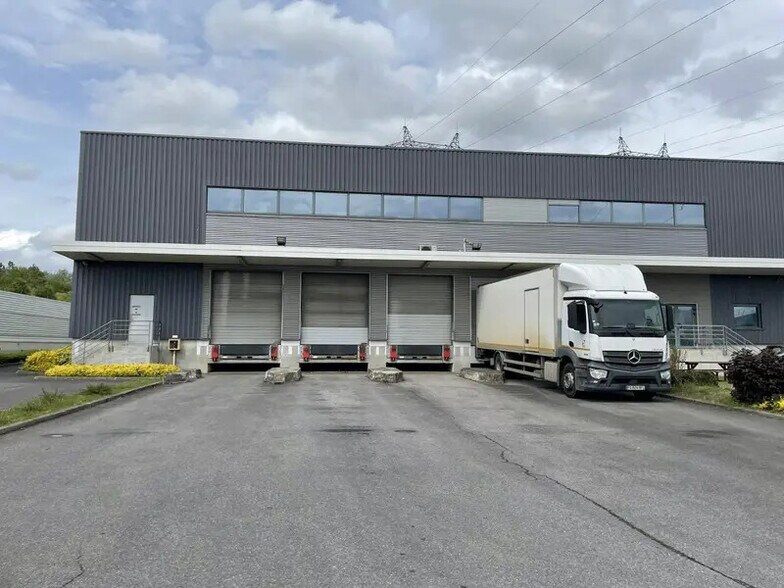 Local d’activités dans Villeparisis à louer - Photo de l’immeuble – Image 2 sur 10