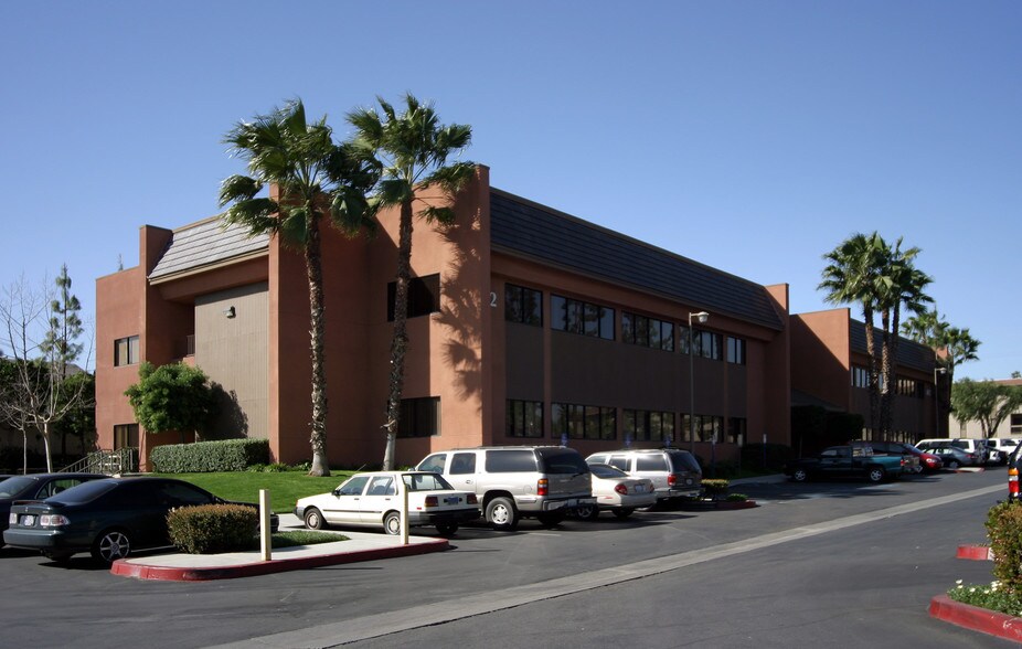 802 Magnolia Ave, Corona, CA à vendre - Photo de l’immeuble – Image 2 sur 25