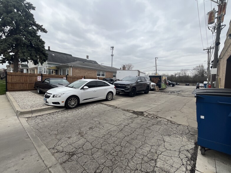 4970 N Elston Ave, Chicago, IL à louer - Photo de l’immeuble – Image 3 sur 6