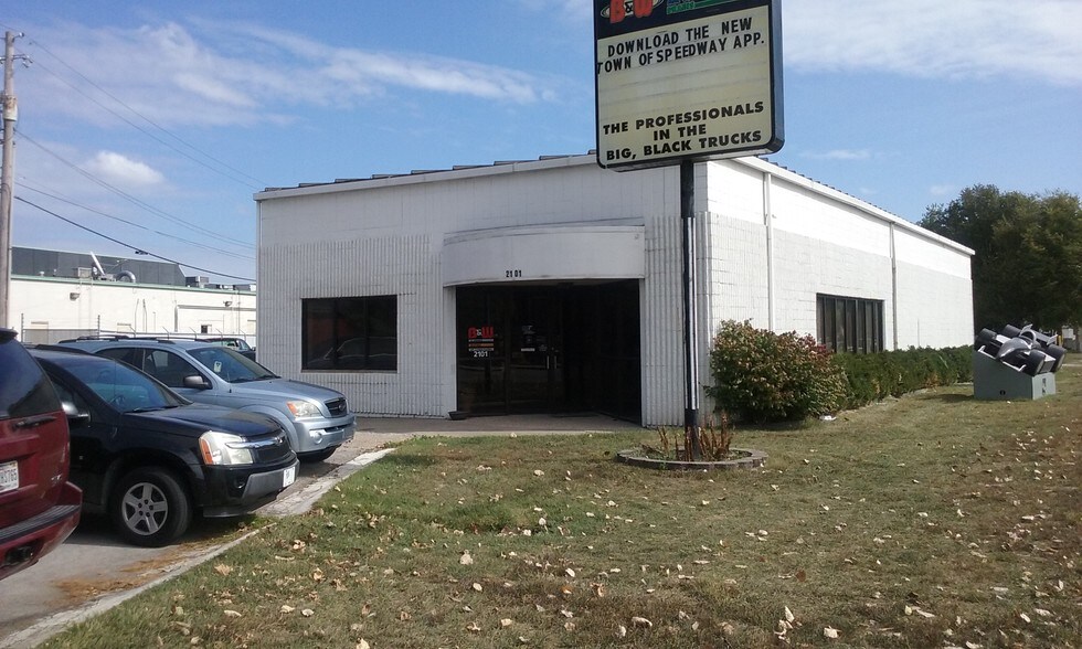 2101 Cunningham Rd, Indianapolis, IN à vendre - Photo de l’immeuble – Image 3 sur 11