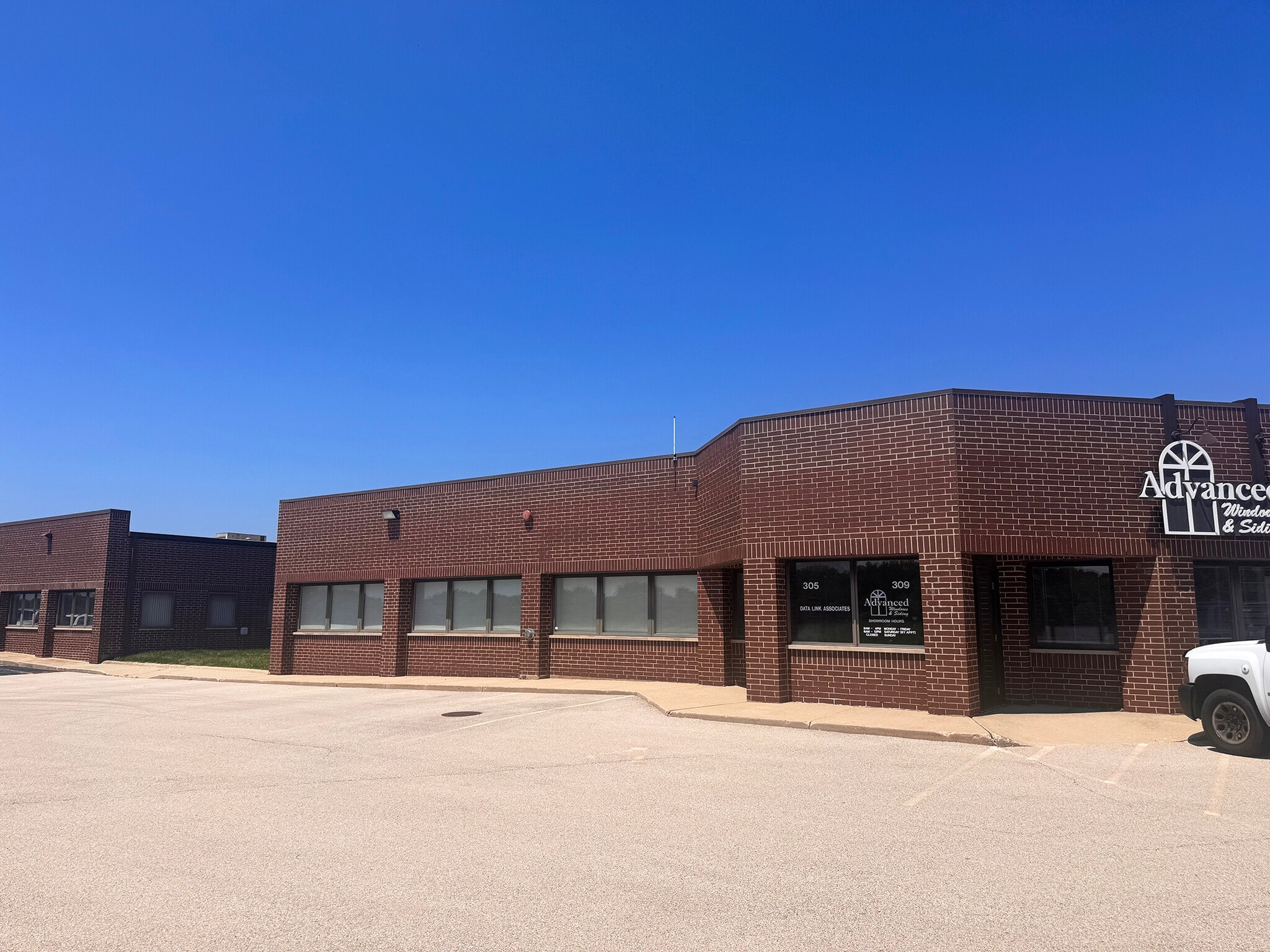 305-317 Oswalt Ave, Batavia, IL à louer Photo intérieure– Image 1 sur 2