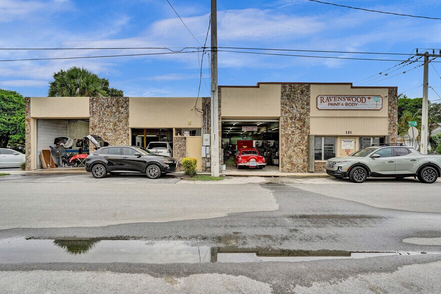 121 SE 1st Ave, Dania Beach, FL à vendre - Photo de l’immeuble – Image 2 sur 48