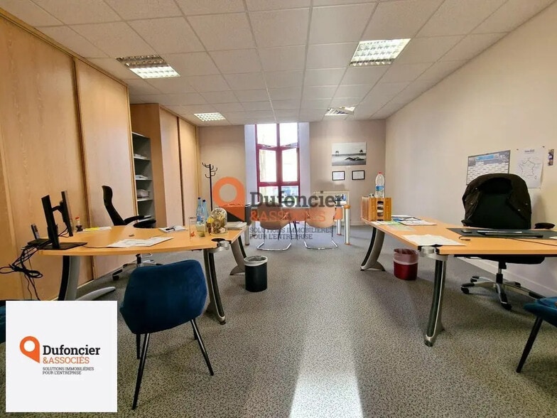 28 Rue Victor Grignard, Poitiers à vendre - Photo de l’immeuble – Image 3 sur 11