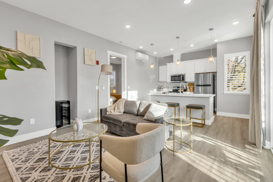 1928 21st Street, Sacramento, CA à vendre - Photo intérieure – Image 3 sur 7