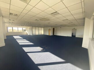 Plus de détails pour Gatwick Rd, Crawley - Bureau à louer
