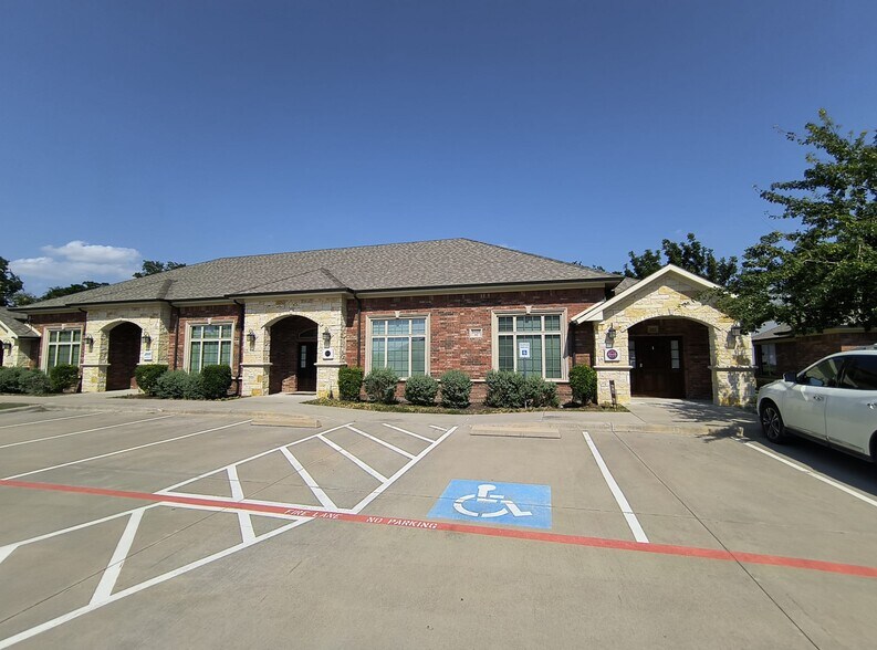 8668 John Hickman Pky, Frisco, TX à louer - Photo de l’immeuble – Image 3 sur 5