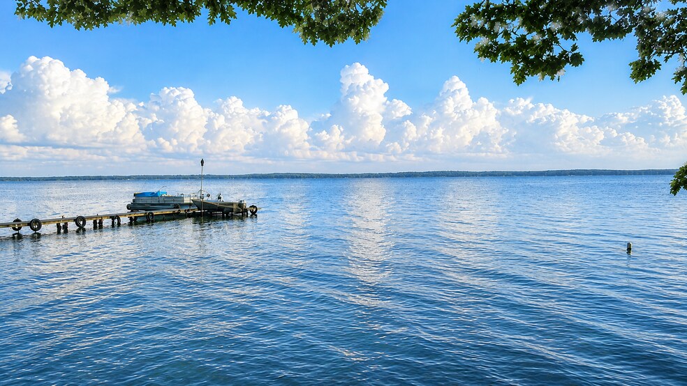 127 Oneida Dr, Houghton Lake, MI à vendre - Photo de l’immeuble – Image 2 sur 12