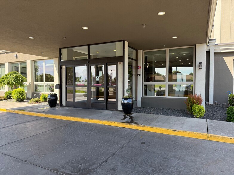 1515 George Washington Way, Richland, WA à louer - Photo de l’immeuble – Image 2 sur 10