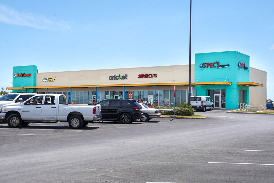 10529 S Padre Island Dr, Corpus Christi, TX à louer - Photo de l’immeuble – Image 2 sur 3