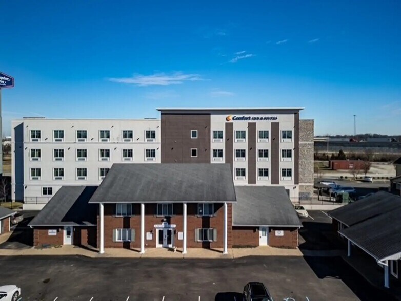 1446 Horn St, Clarksville, IN à louer - Photo de l’immeuble – Image 1 sur 4
