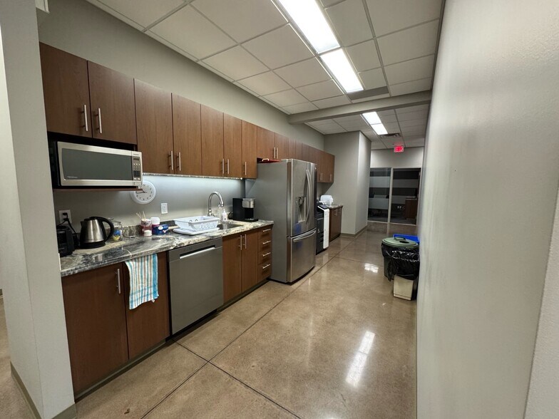 4950 106th Ave SE, Calgary, AB à vendre - Photo de l’immeuble – Image 3 sur 4