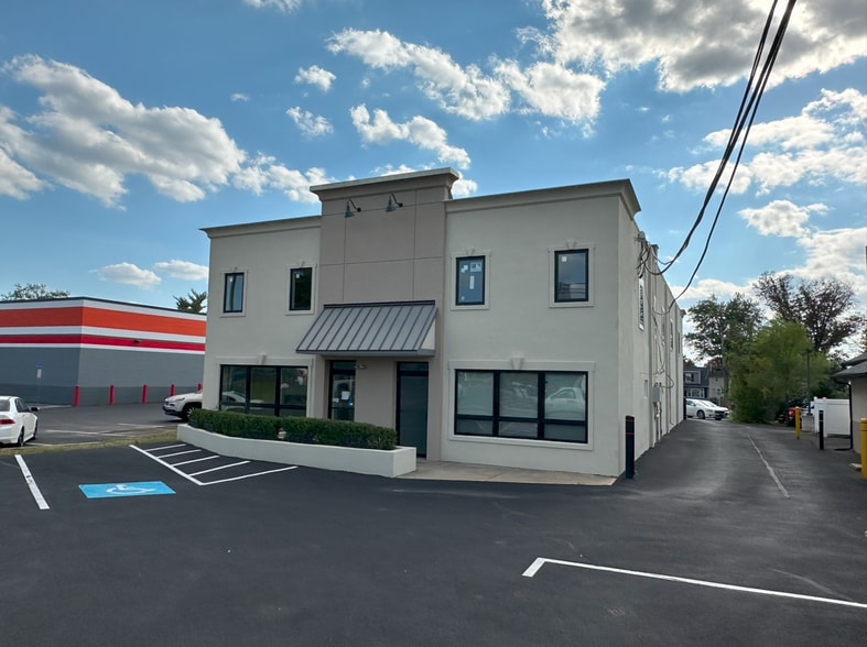 530 W Street Rd, Warminster, PA à louer - Photo de l’immeuble – Image 2 sur 16