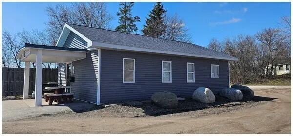 1396 E Easterday Ave, Sault Sainte Marie, MI à vendre - Photo principale – Image 3 sur 13