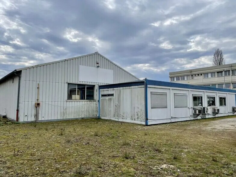 Local d’activités dans Nogent-sur-Oise à louer - Photo de l’immeuble – Image 3 sur 6