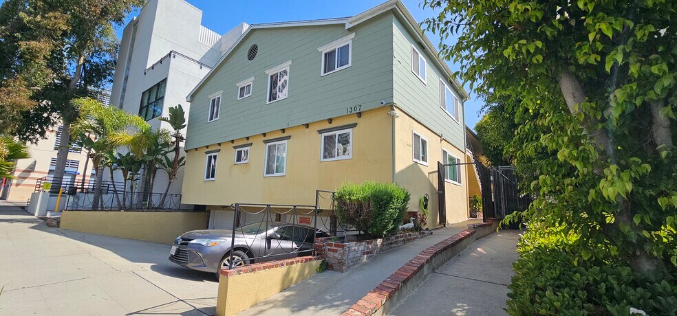 1307 15th St, Santa Monica, CA à vendre - Photo de l’immeuble – Image 2 sur 7