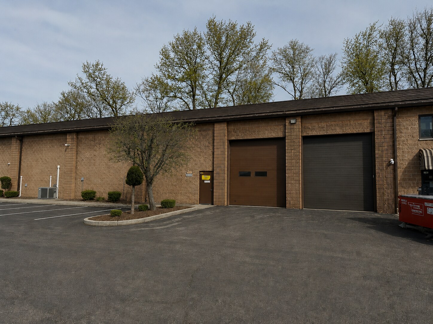 343-351 Spook Rock Rd, Suffern, NY à louer Photo principale– Image 1 sur 8