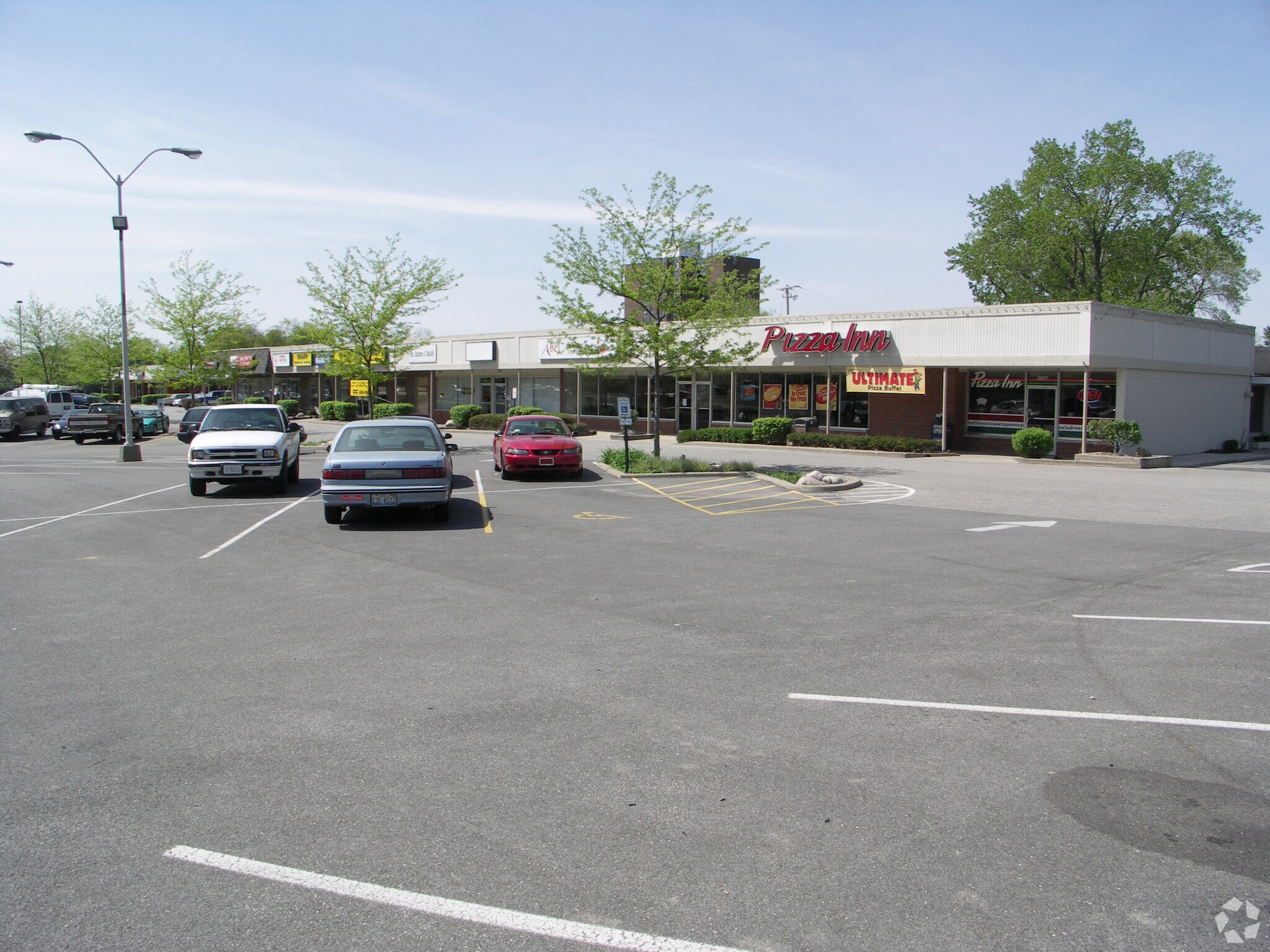 3701-3821 N Sterling Ave, Peoria, IL à louer Photo principale– Image 1 sur 11