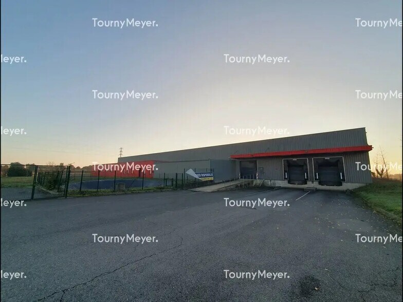 Industriel/Logistique dans Saint-Yrieix-sur-Charente à louer - Photo de l’immeuble – Image 1 sur 7