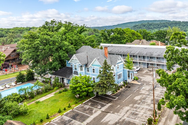 Plus de détails pour 910 River Rd, Wisconsin Dells, WI - Hôtellerie à vendre