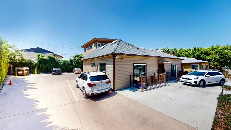 1344 E Broadway, Glendale, CA à vendre - Photo de l’immeuble – Image 1 sur 24