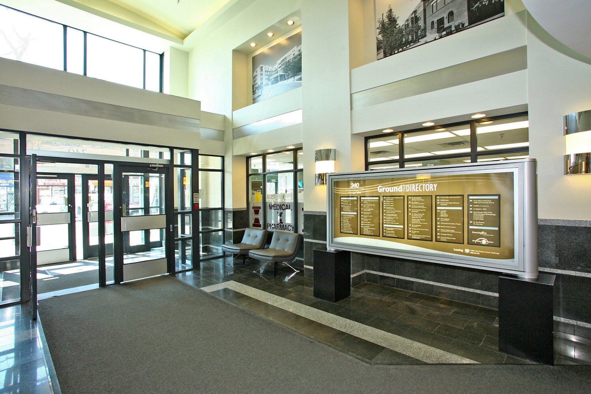 340 College St, Toronto, ON à louer Photo intérieure– Image 1 sur 4