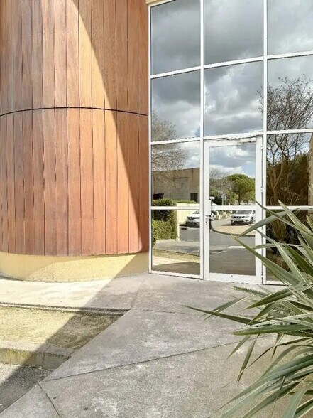 Bureau dans Lunel à vendre - Photo de l’immeuble – Image 1 sur 6