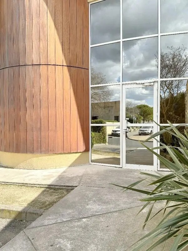 Bureau dans Lunel à vendre Photo de l’immeuble– Image 1 sur 7