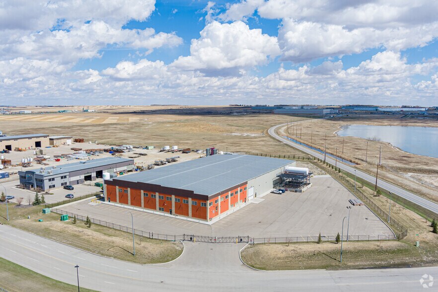 261044 Wagon Wheel Cres, Rocky View Co, AB à vendre - Aérien – Image 2 sur 4