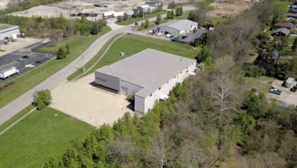 9215 Brookfield Ct, Florence, KY à vendre - Photo de l’immeuble – Image 2 sur 11