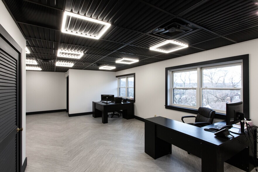 7 Elmwood Dr, New City, NY à louer - Photo de l’immeuble – Image 3 sur 7
