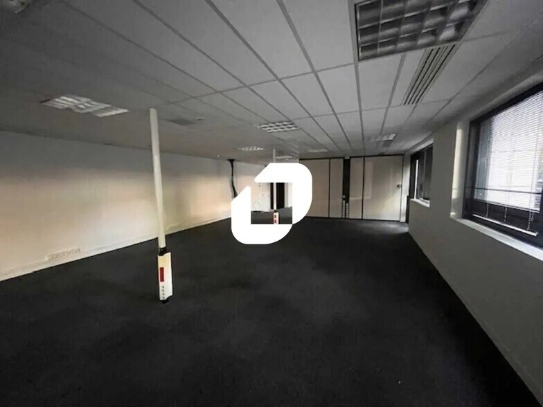 Bureau dans Paris à louer - Photo de l’immeuble – Image 3 sur 12